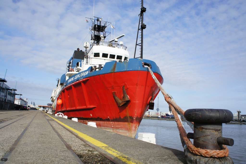 sea coast boat air ship transport 1134726 pxhere.com